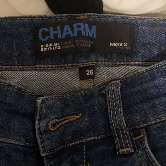 Boot- Leg Jeans. - Picture 3 of 3